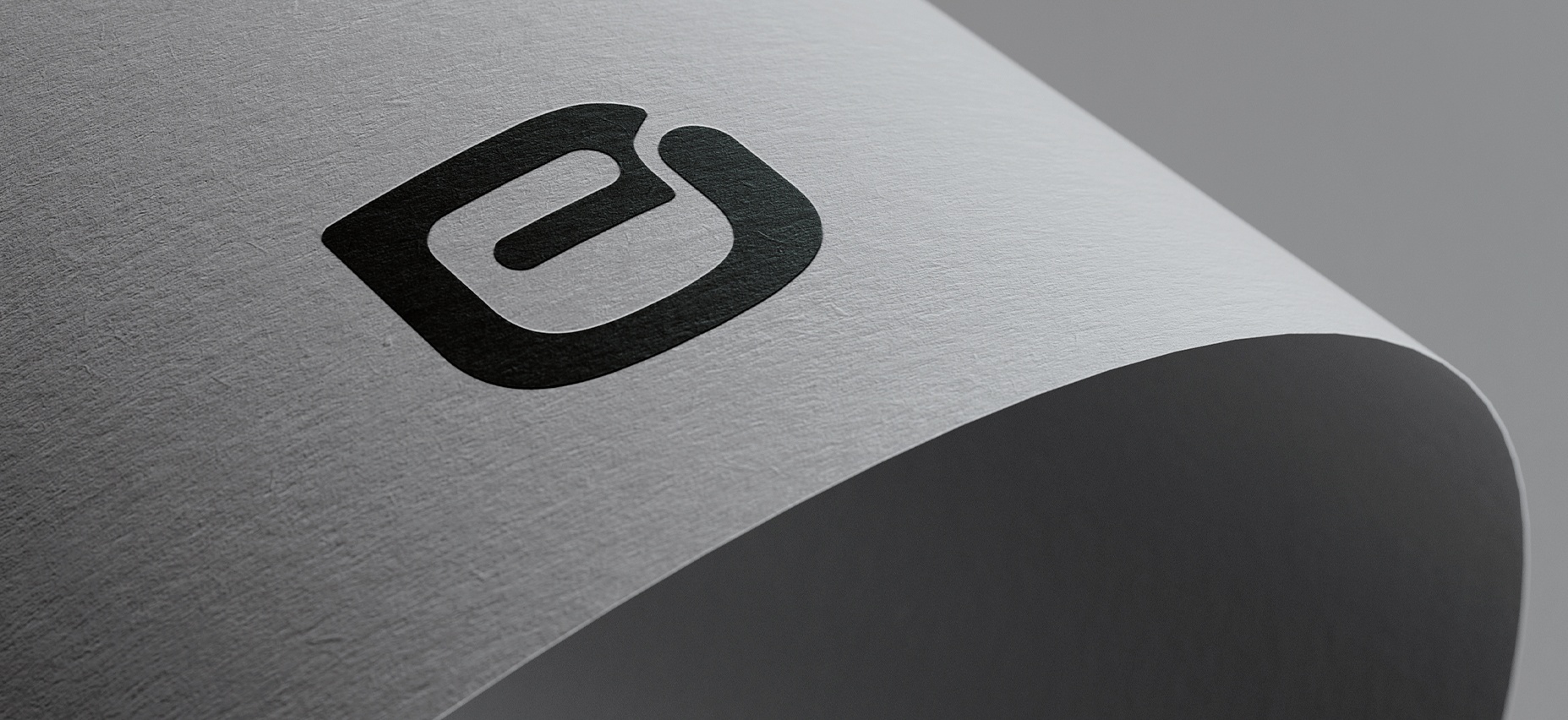 Prancheta 1 logo mockup on white paper fold